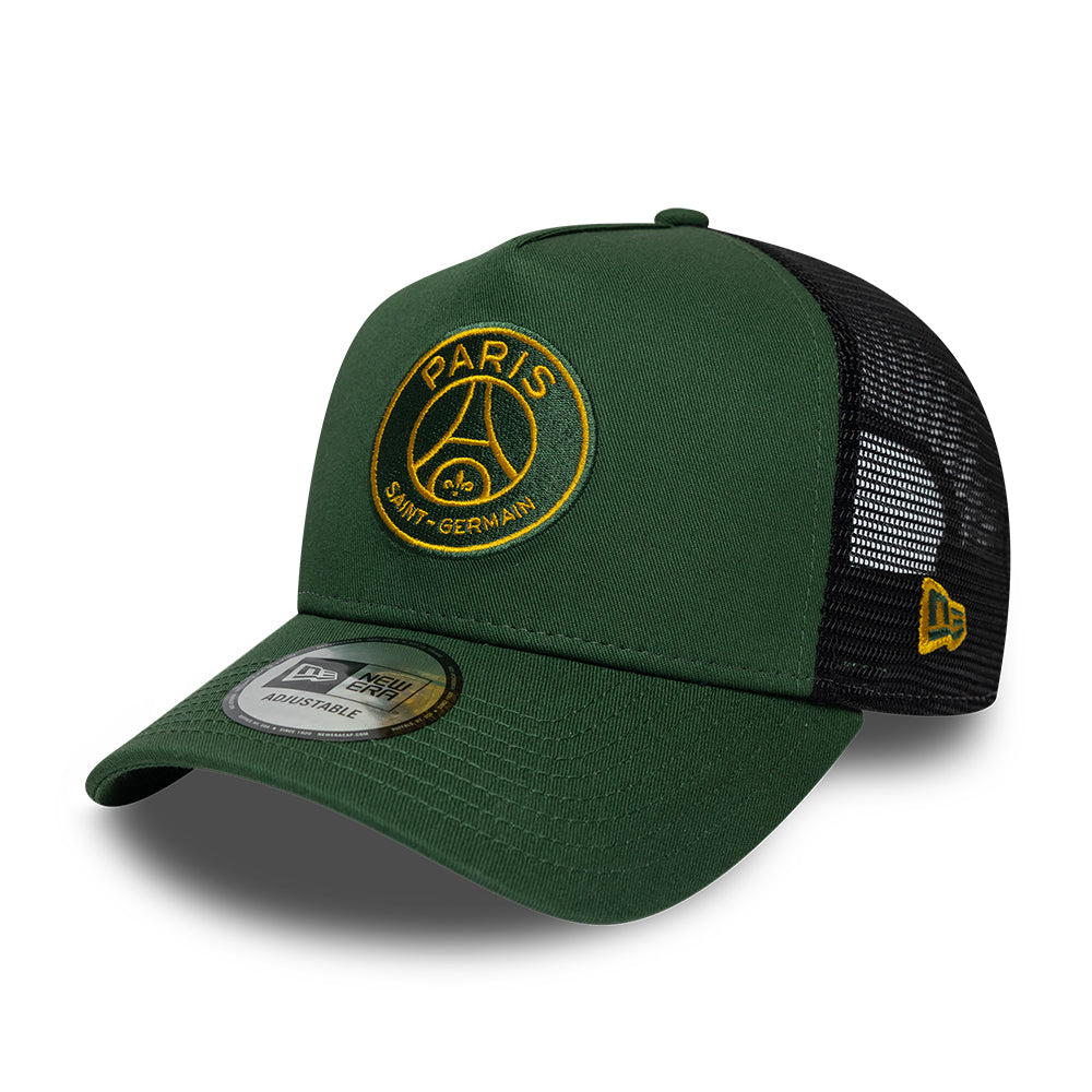 New Era PSG sæsonbestemt E-Frame trucker cap i mørkegrøn med netryg og logo foran, komfortabel og stilfuld til fans.