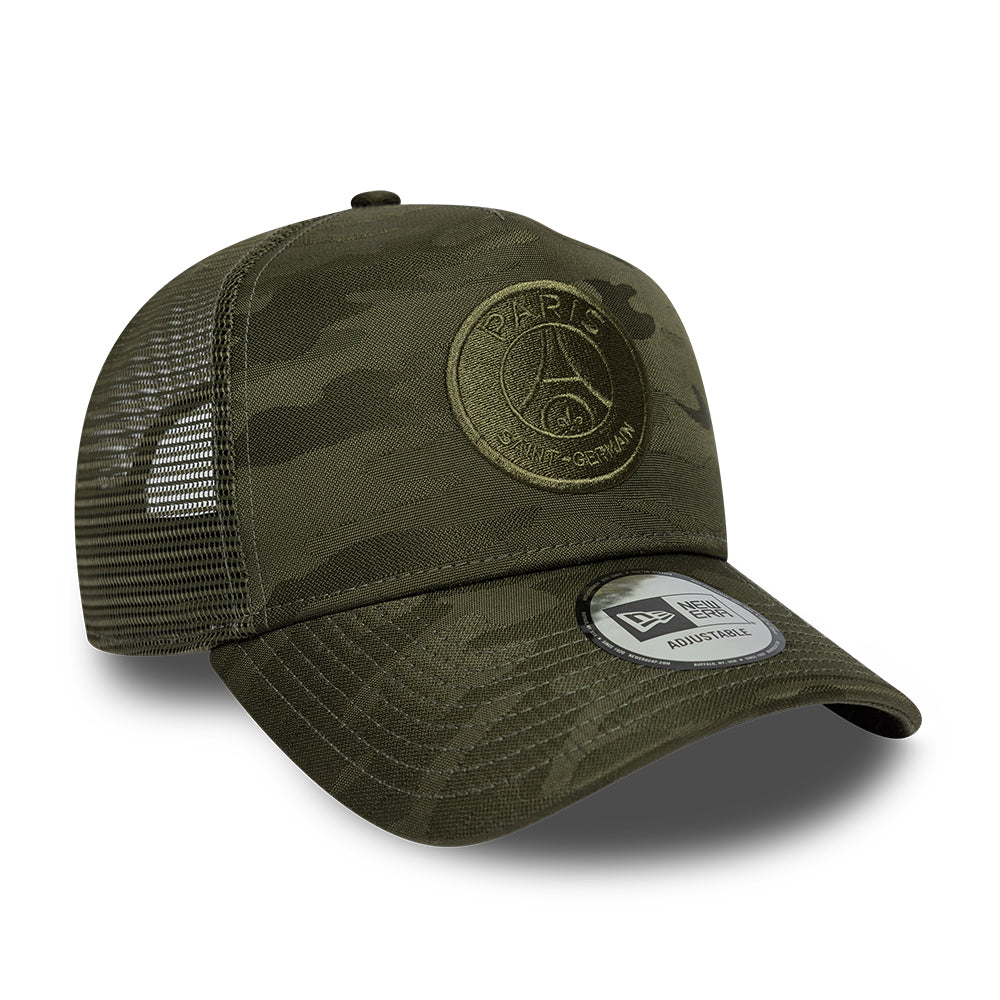Olivenfarvet New Era E-Frame Trucker Cap med tonalt camo-mønster og PSG-logo, justerbar cap til sport og fritid