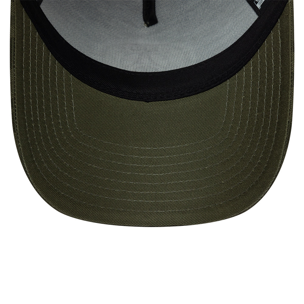 New Era Tonal Camo E-Frame Trucker Cap til PSG i olivgrøn med kamouflageprint og justerbar snapback.