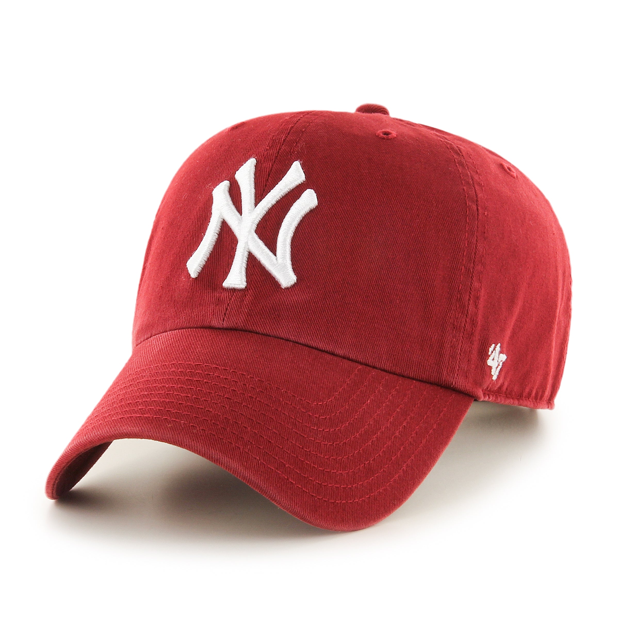 '47 New York Yankees baseballkasket i mørkerød med justerbar rem, klassisk MLB Cap design, synlig foran.