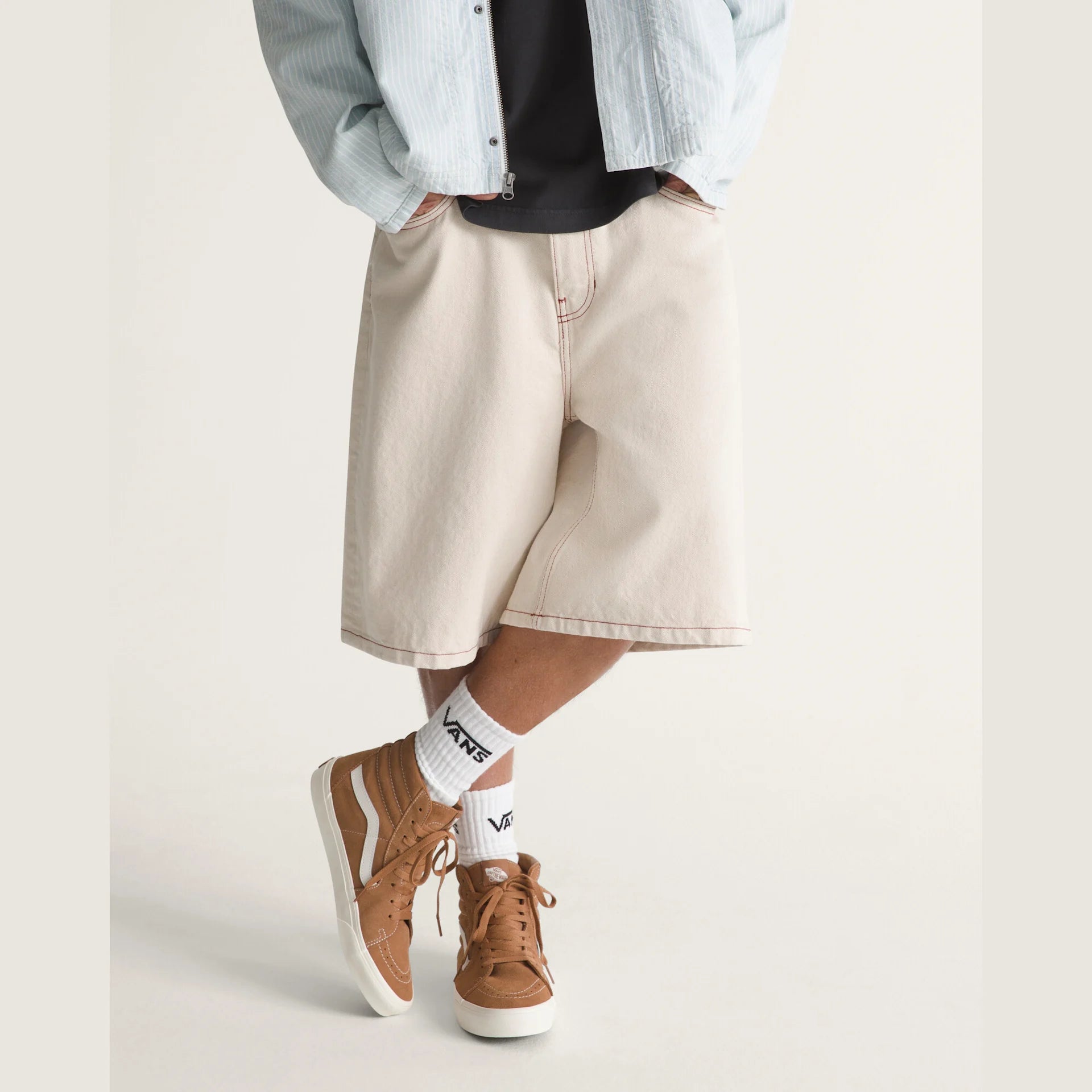 VANS Check-5 Baggy Denim Shorts i naturlig denim med løse pasform og klassisk design.