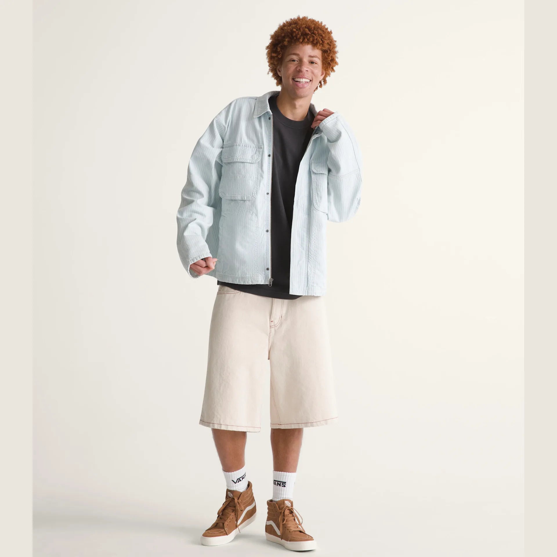 VANS Check-5 baggy denim shorts i naturlig denim med løse pasform og forstærkede syninger, vises på billedet.