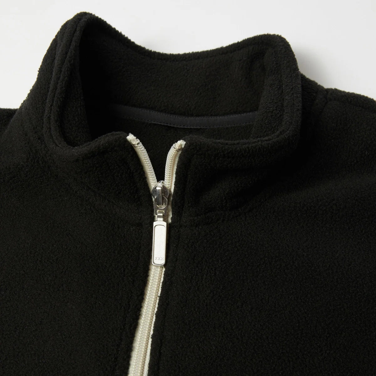 HUF Basecamp quarter-zip polar fleece i sort med høj krave og lynlås.builder
