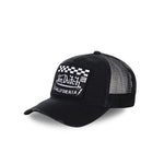 Sort Von Dutch trucker cap med kvadratisk logo patch, klassisk design og netryg til mænd.