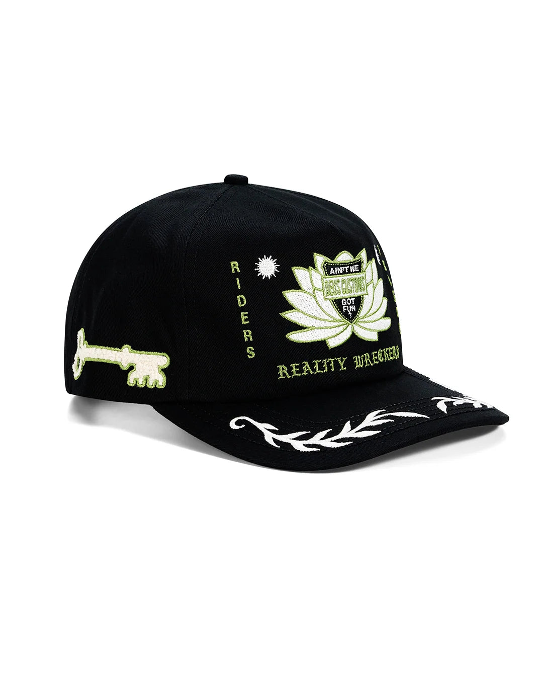 DEUS Sacred Crest cap i sort med broderet logo foran
