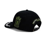 DEUS Sacred Crest Cap i sort med broderet logo foran