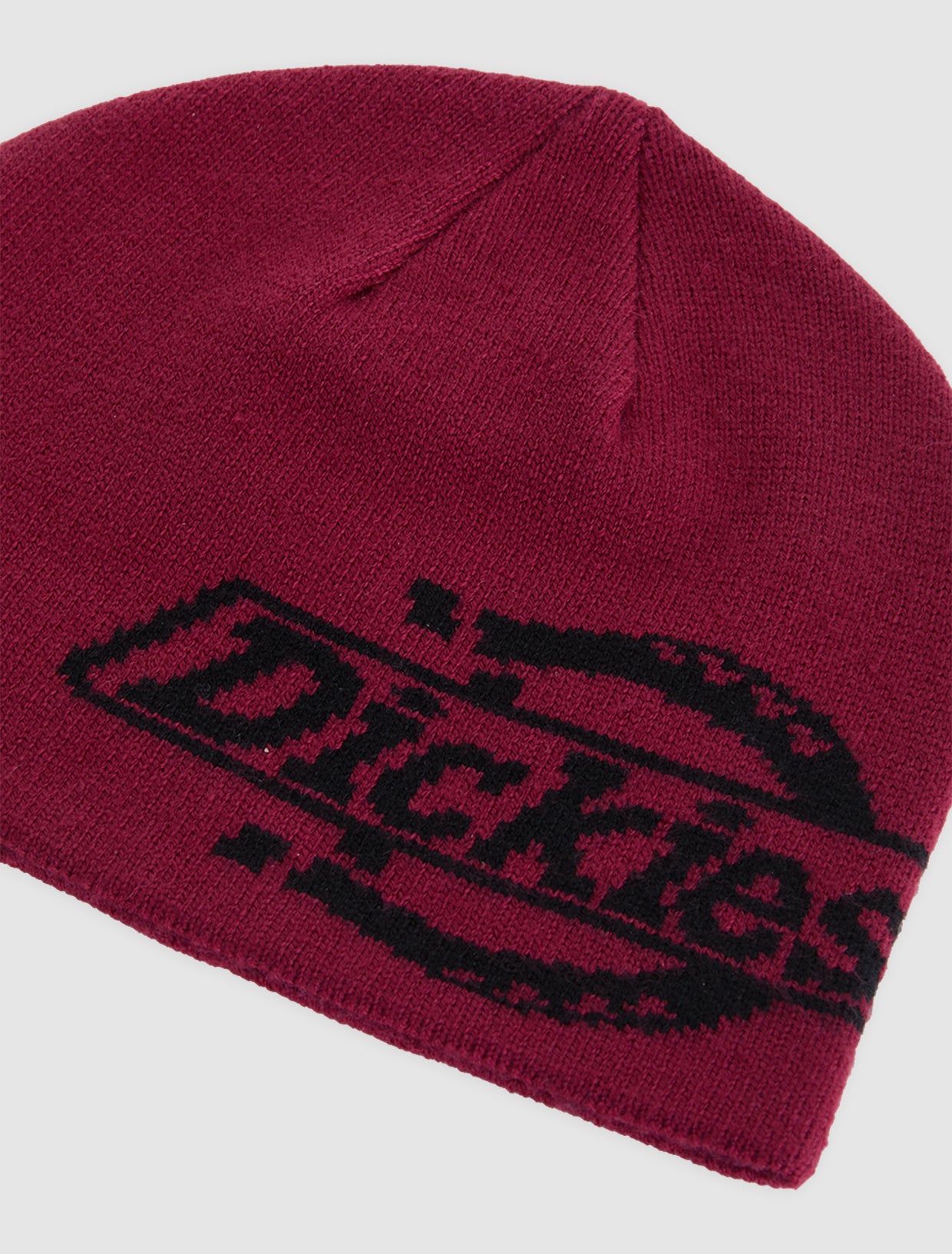 Dickies Summerdale Logo beanie i tibetansk rød med synligt logomærke