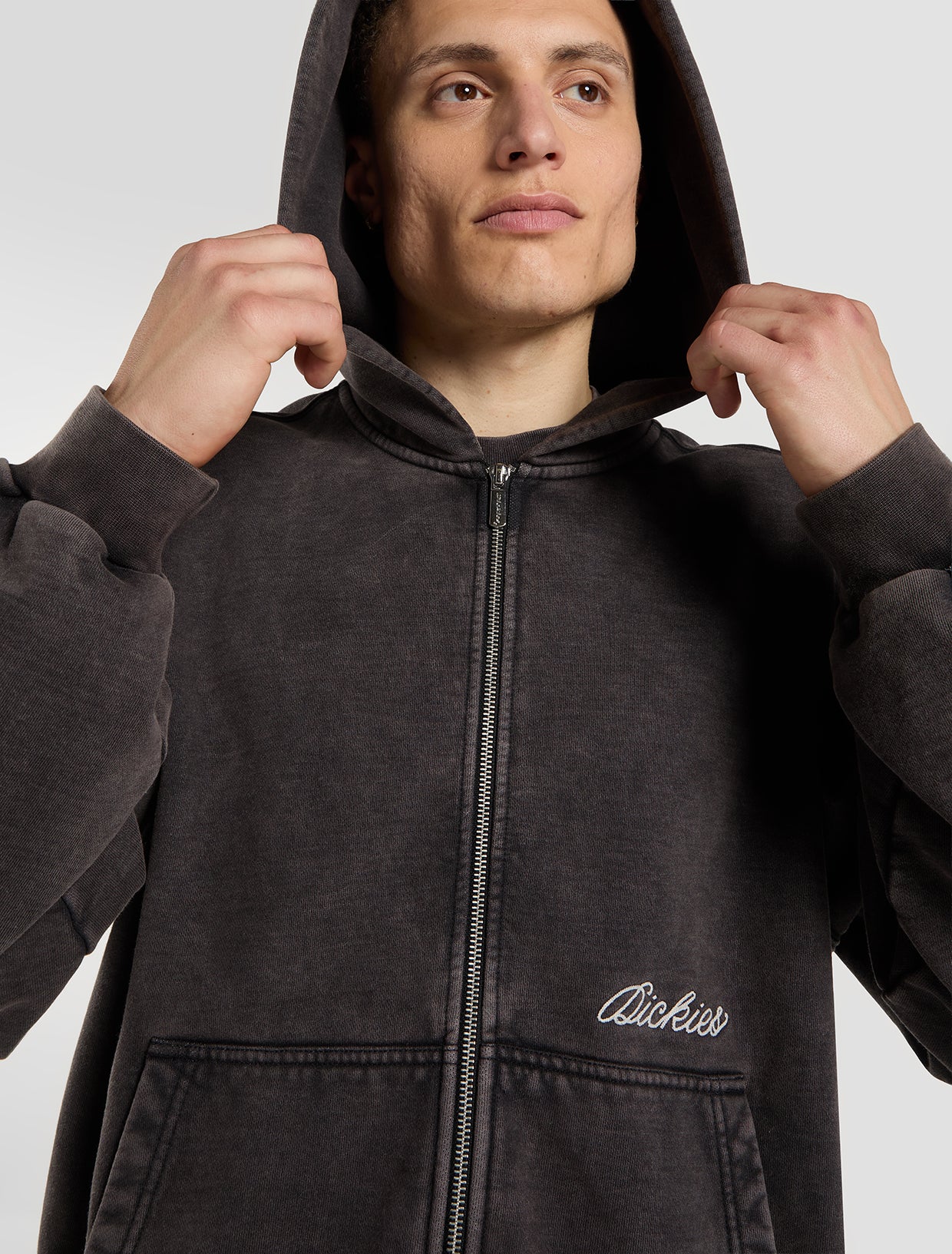 Dickies Baker Zipped Hoodie i sort med lynlås og hætte