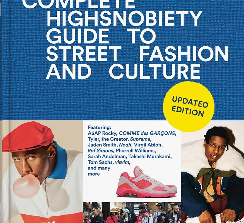 Bøger og magasiner om street fashion og kultur, "The Incomplete - Highsnobiety Guide" vises med farverige forsider.