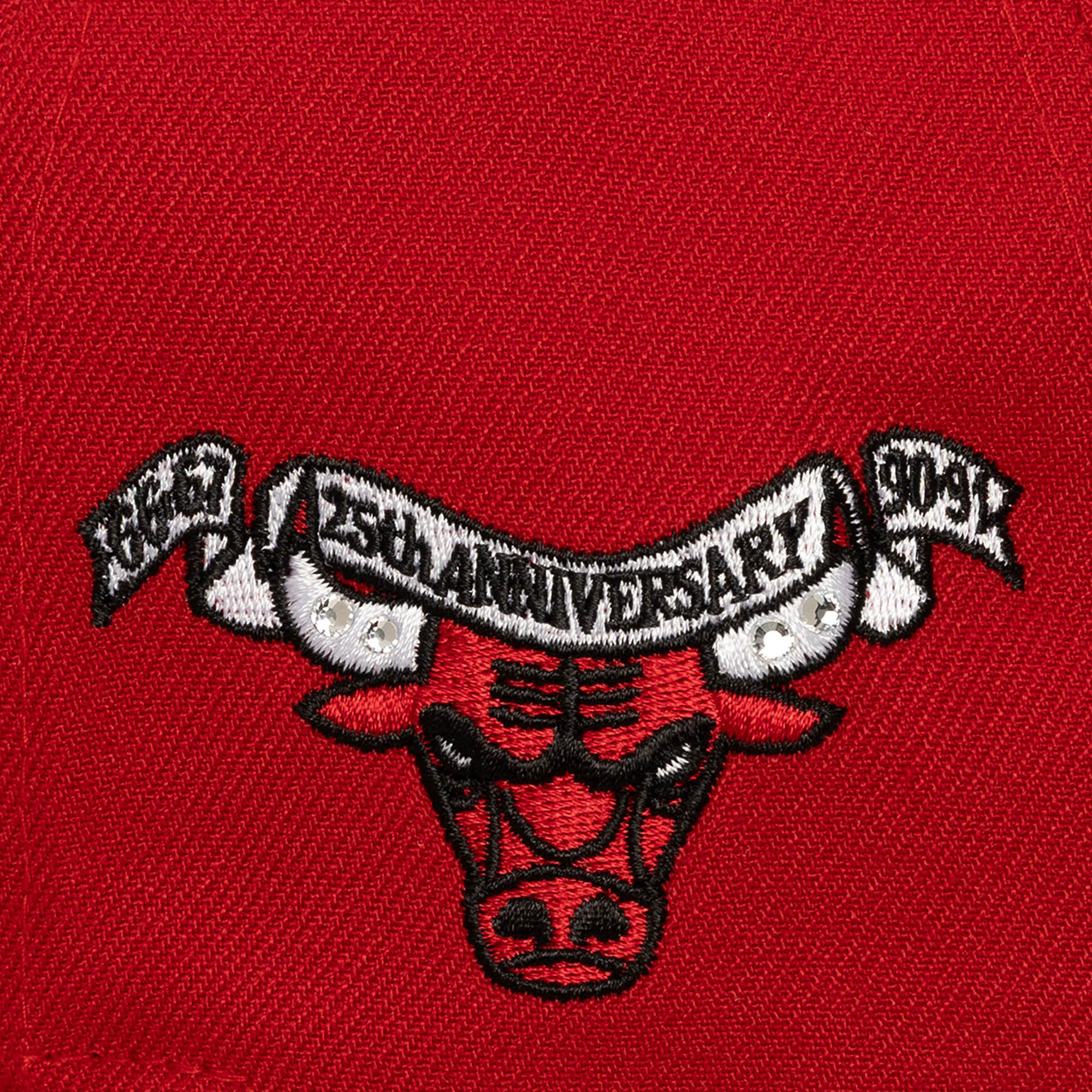 Mitchell & Ness - All That Bling Pro Snapback - Chicago Bulls - Red - Headz Up 
