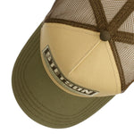 Stetson truckerkasket i olivfarvet bomuldsstof med netryg og justerbart spænde, klassisk trucker cap design.