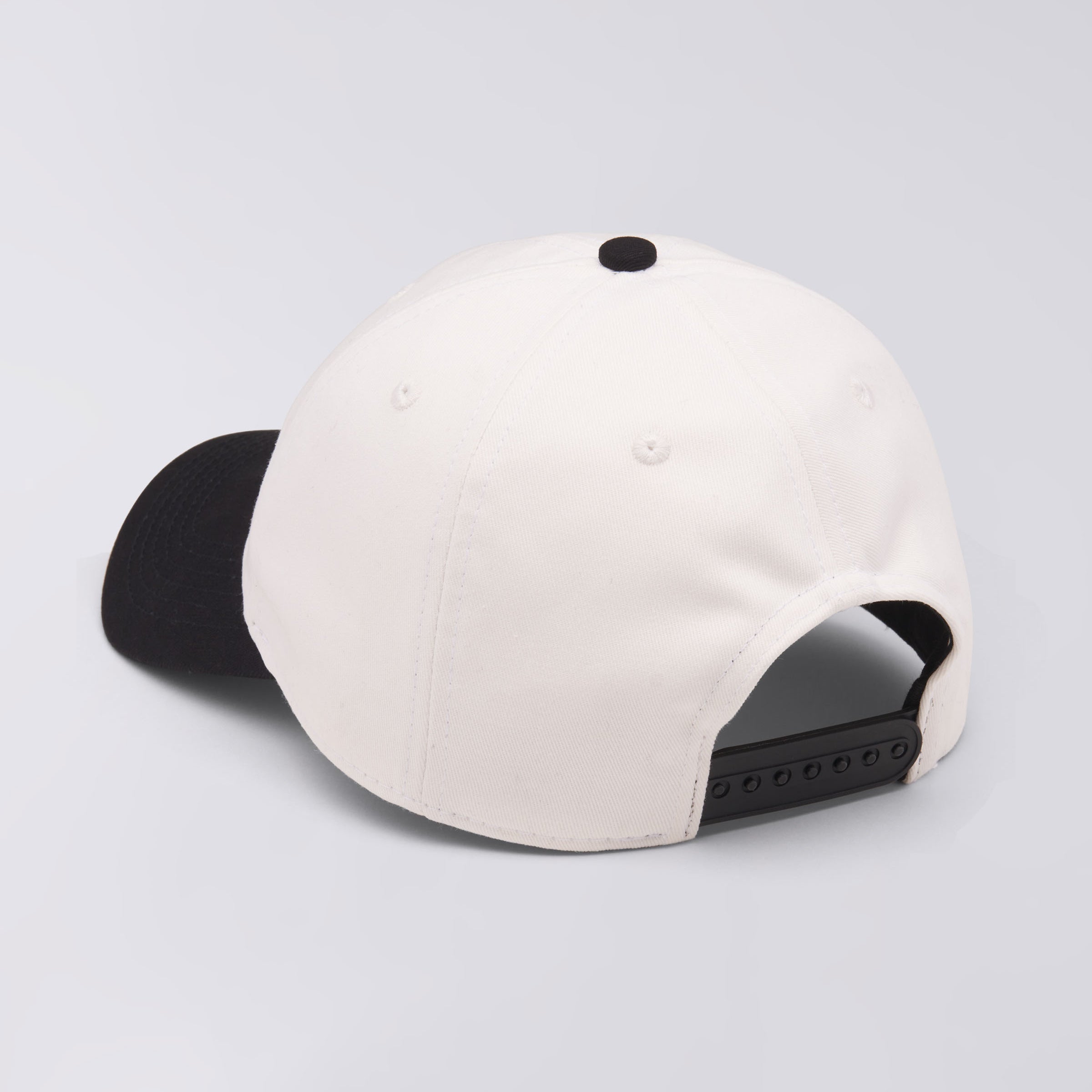 EDWIN Sapurai 6 Panel cap i hvid og sort med broderet logo foran