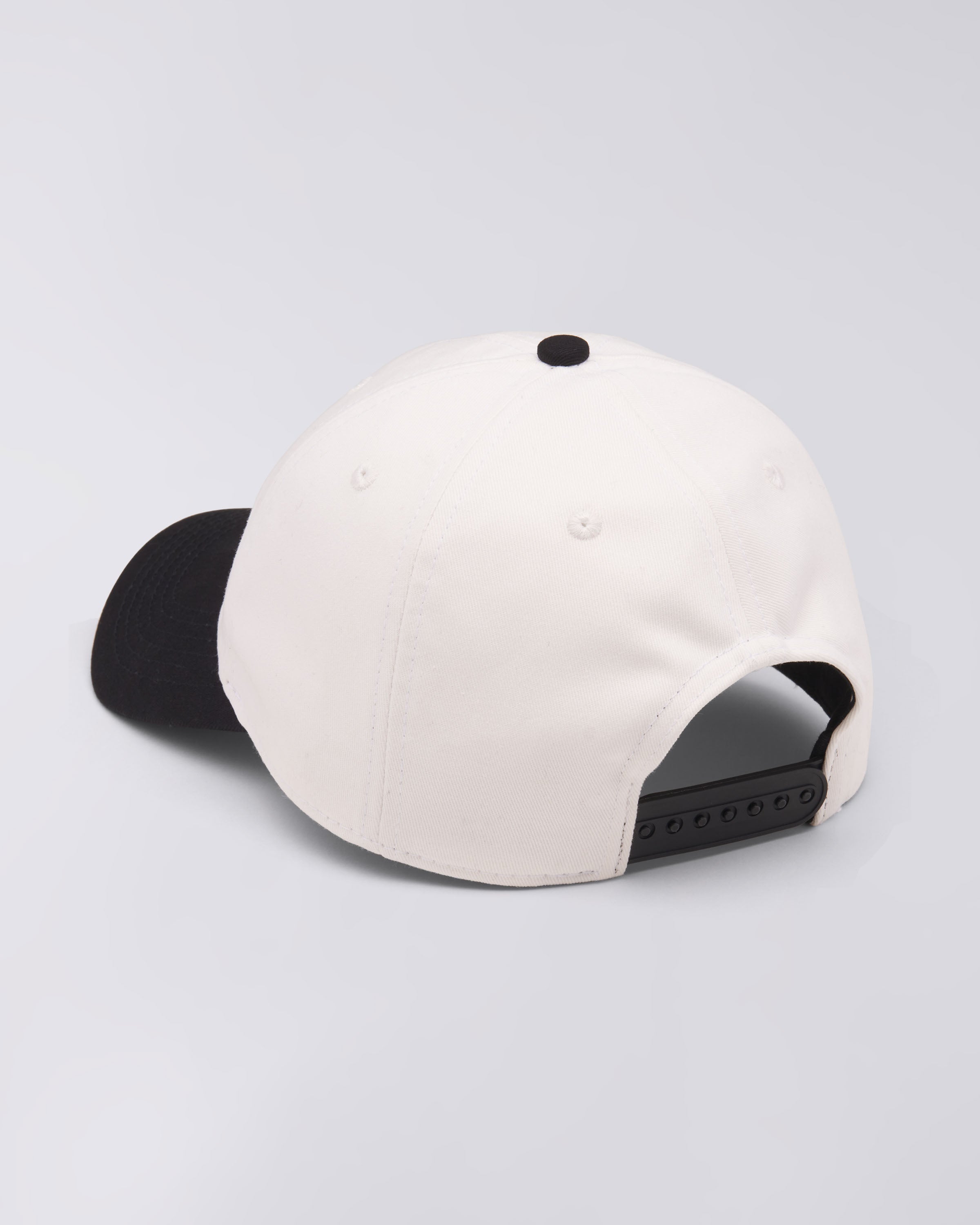 EDWIN Sapurai 6 Panel cap i hvid og sort med broderet logo foran