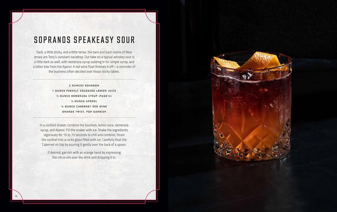 Bøger & Magasiner: Forside af Sopranos - The Official Cocktail Book med billeder af cocktails og drikkeopskrifter