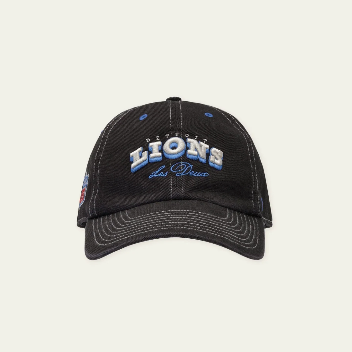 LES DEUX sort kasket med LD X NFL Wordmark og kontrastsyninger