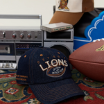 LES DEUX LD X NFL EMB Clean Up-cap i mørk denimblå med broderet logo