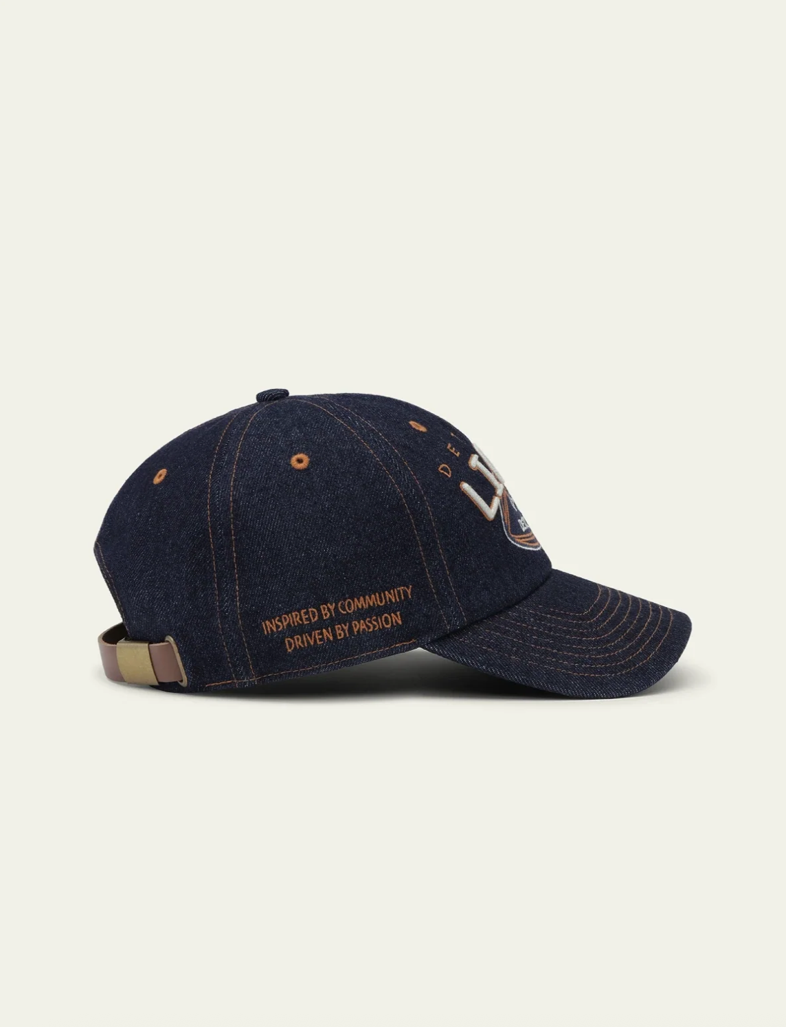 LES DEUX LD X NFL EMB Clean Up-cap i mørk denimblå med broderet logo