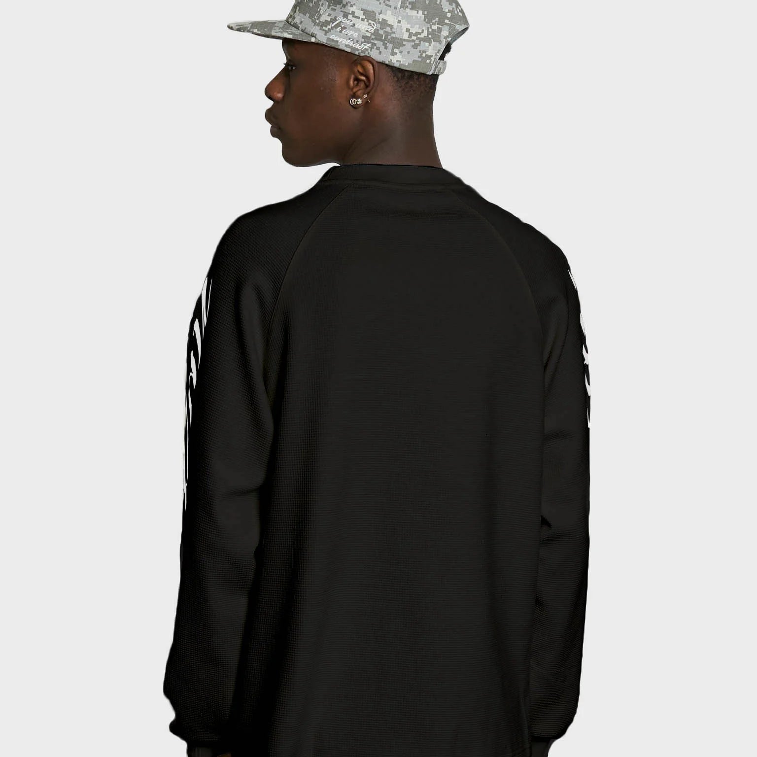 Sort Lau Lau T-shirt med "Loop Waffle LS Tee" print, langærmet casual tøj i blødt materiale.