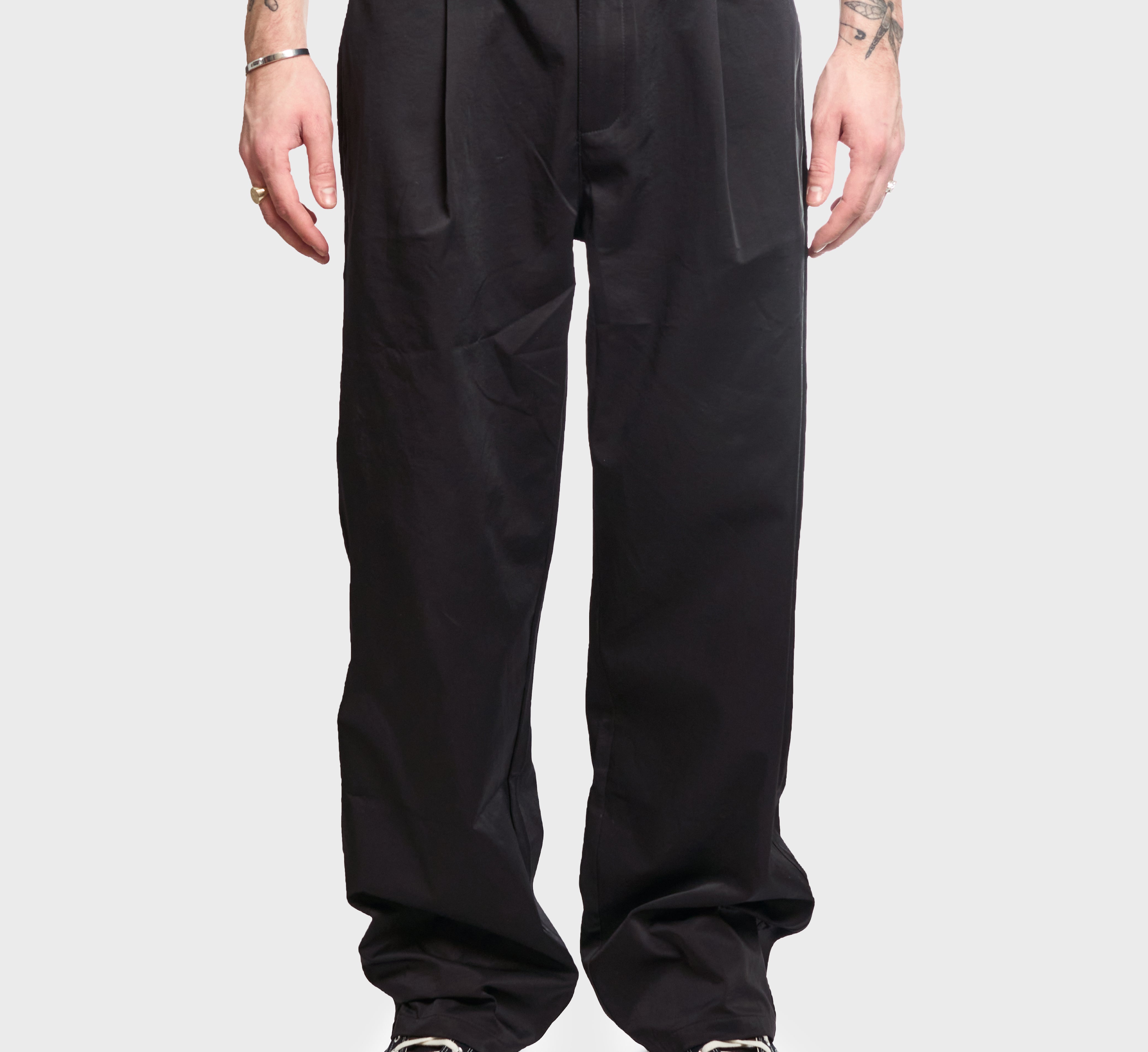 LAU LAU - Wide Pleated Trousers - Black - Headz Up 