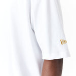 New Era - NE Sticker Tee Oversize - White - Headz Up 