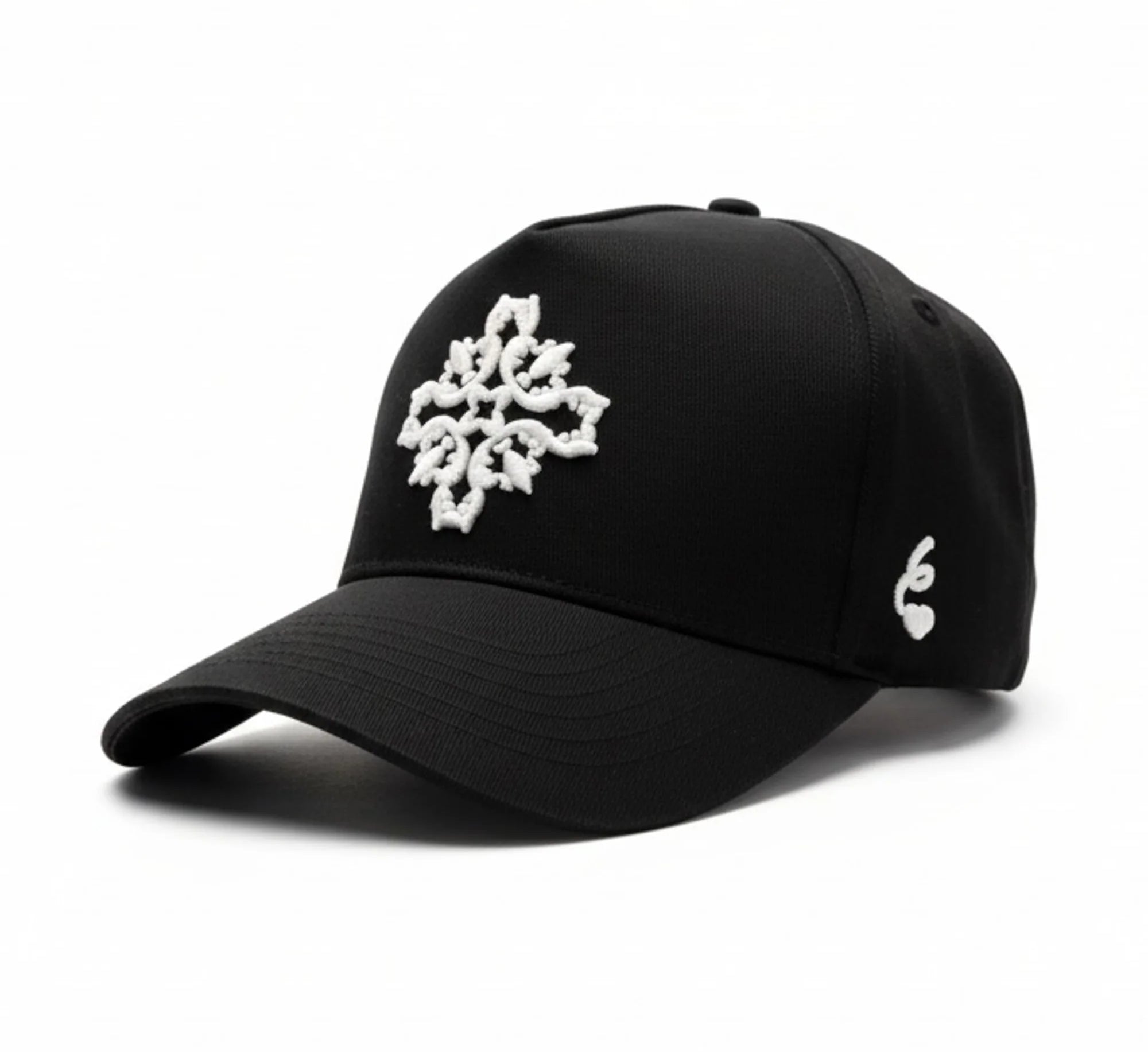 Sort Sixth June Persian Dream Hat cap med bred skygge og logo-tryk, stilfuldt tilbehør i sort.