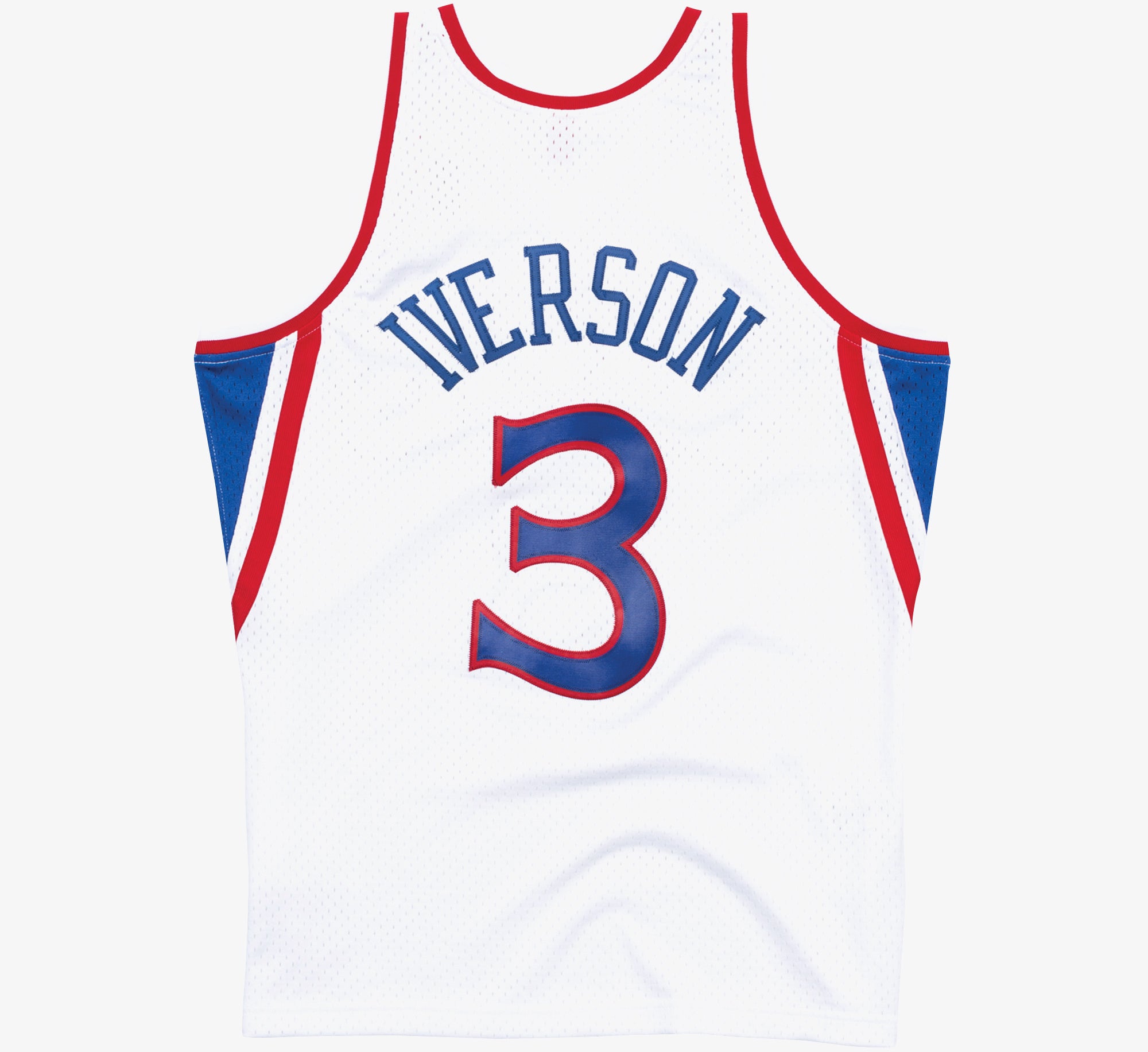 Mitchell & Ness Allen Iverson 1996 SWINGMAN basketballtrøje i hvid med logo og spillerdetaljer, for fans og samlere