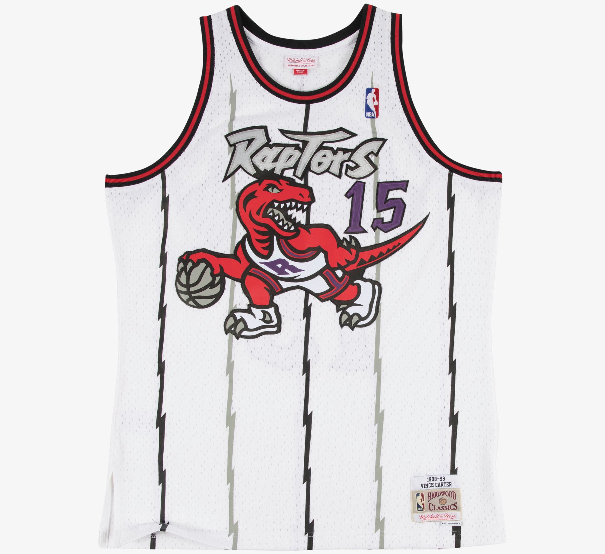 Hvid Mitchell & Ness Vince Carter 1998 Swingman basketballtrøje, klassisk design med detaljer i gråt.