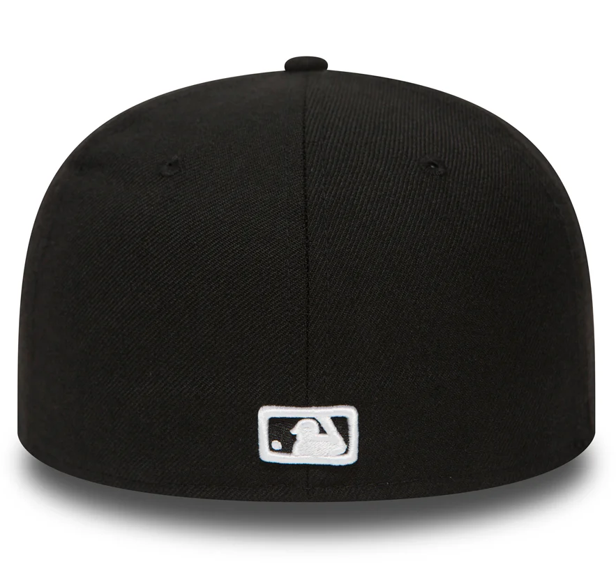 Sort New Era 59FIFTY fitted cap med Los Angeles Dodgers logo set bagpå, komfortabel og stilfuld baseball cap.