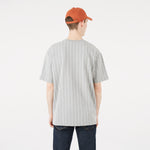 New Era Oversized Pinstripe Tee - Grå - Headz Up 