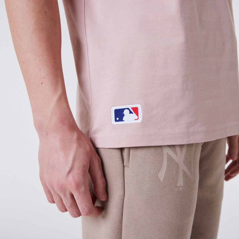 New Era - MLB League Essentials T-Shirt - New York Yankees - Dirty Rose - Headz Up 