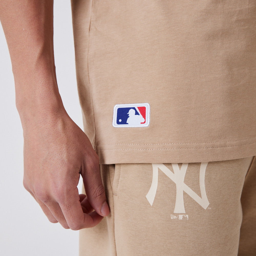 New Era - MLB League Essentials T-Shirt - New York Yankees - Camel - Headz Up 