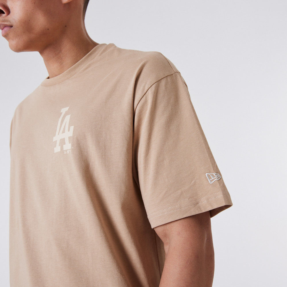 Official New Era MLB League Essential LA Dodgers Light Beige Oversized Tee  B9185_497 B9185_497