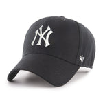 Sort '47 New York Yankees MLB Aerial MVP justerbar kasket med Yankees logo og komfortabel pasform, vist på billedet.